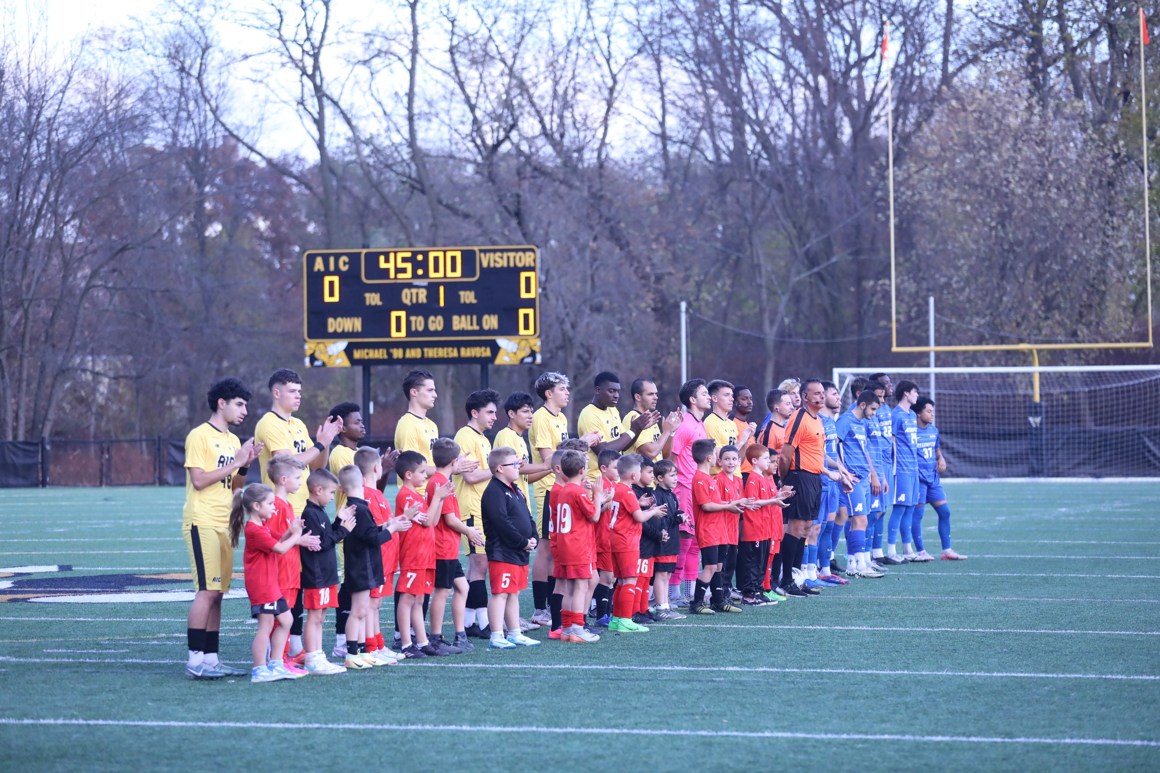 Torres's late tally leads men's soccer to tie in season finale