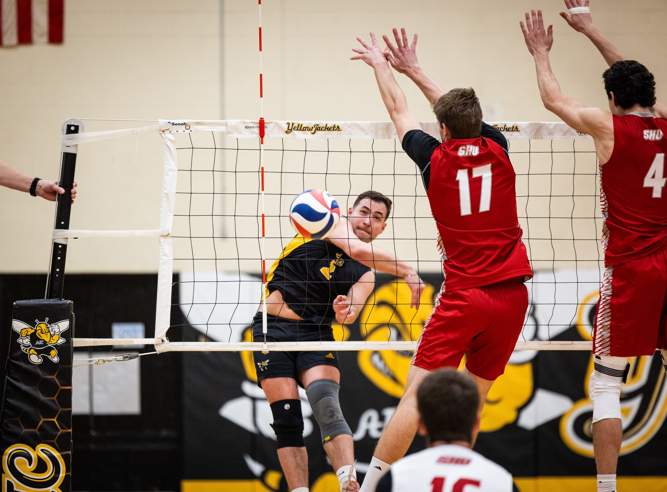 Men's Volleyball drops home finale to Sacred Heart