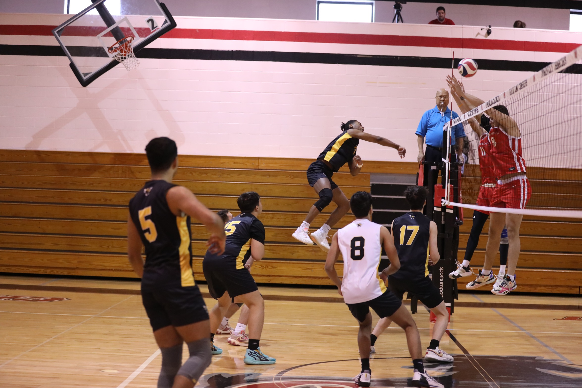 Men's Volleyball pushes top-seeded STAC to brink in playoff setback