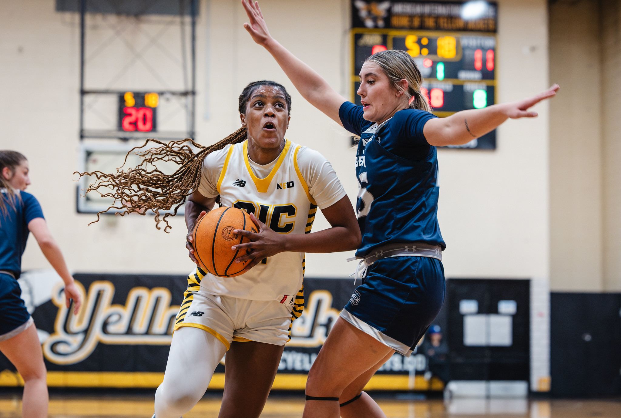 Women's Basketball rallies to take down Molloy